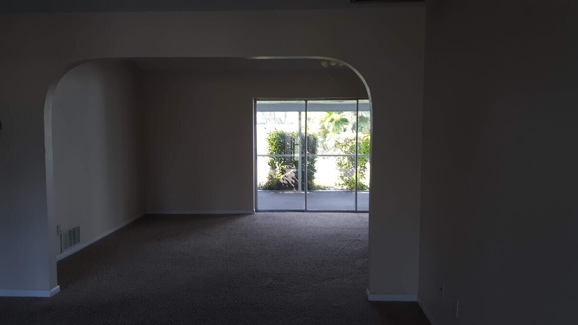 Building Photo - 3832 SE 7th Ave