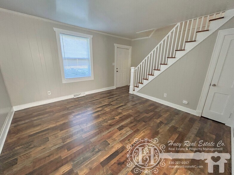 Living Room - Additional View - 567 Parkview Dr