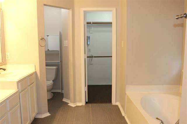 Building Photo - 3912 Chelsea Dr