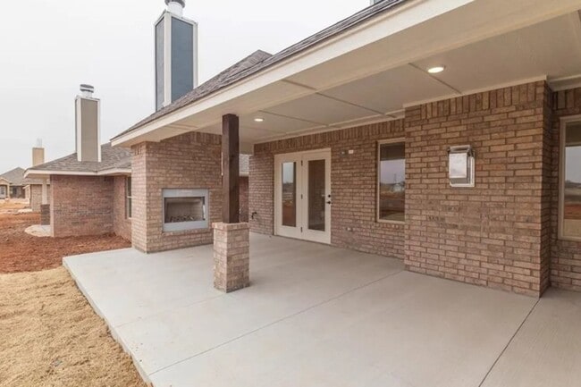 Building Photo - 4BD/3BTH home Minutes from I-35