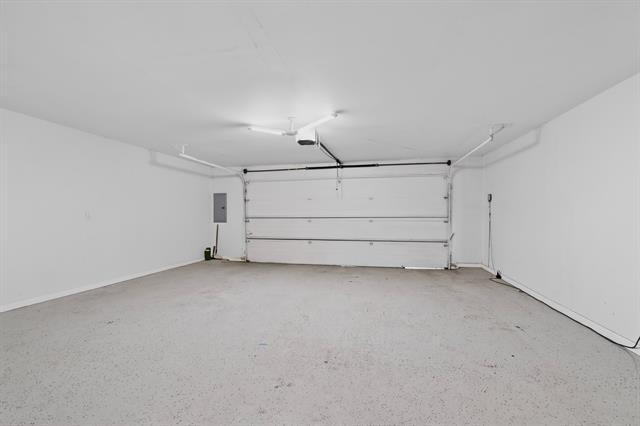 Building Photo - 7631 Meadow Rd