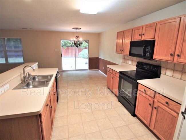Building Photo - 3814 Juniper Hills Dr