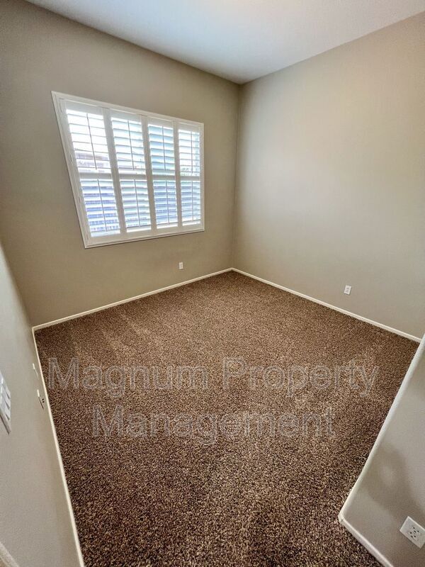 Building Photo - 34629 Sagebrush Ln