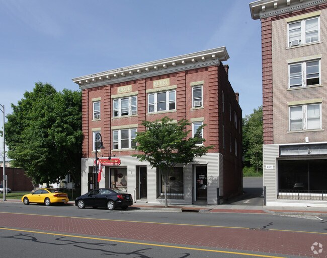 Primary Photo - 411-431 N Main St