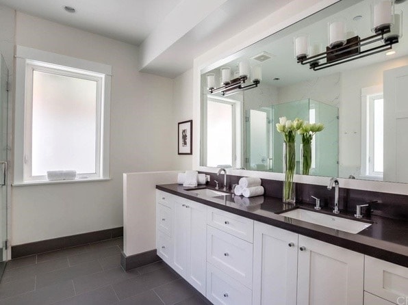 Primary Bathroom - 506 25th St