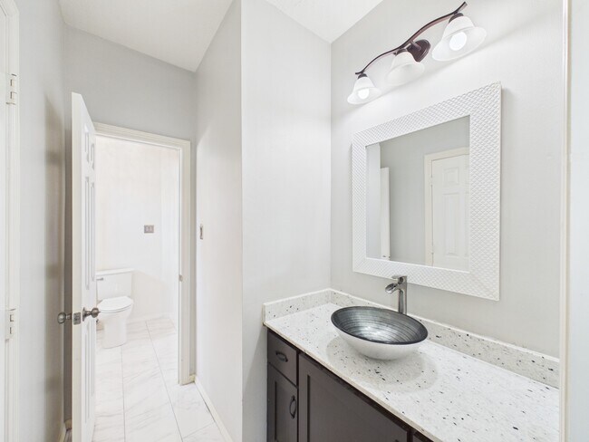 Building Photo - 6206 Canyon Run Ct