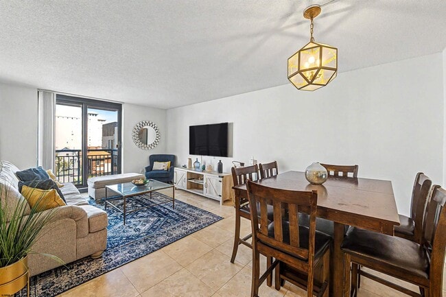 Building Photo - 526 Pacific Ave