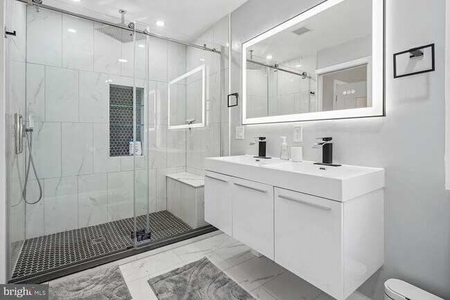 Building Photo - 6608 Westbury Oaks Ct