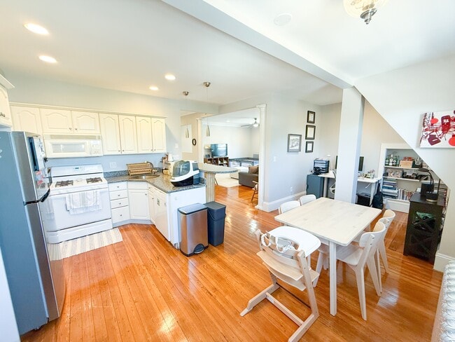 Building Photo - 410 S Huntington Ave