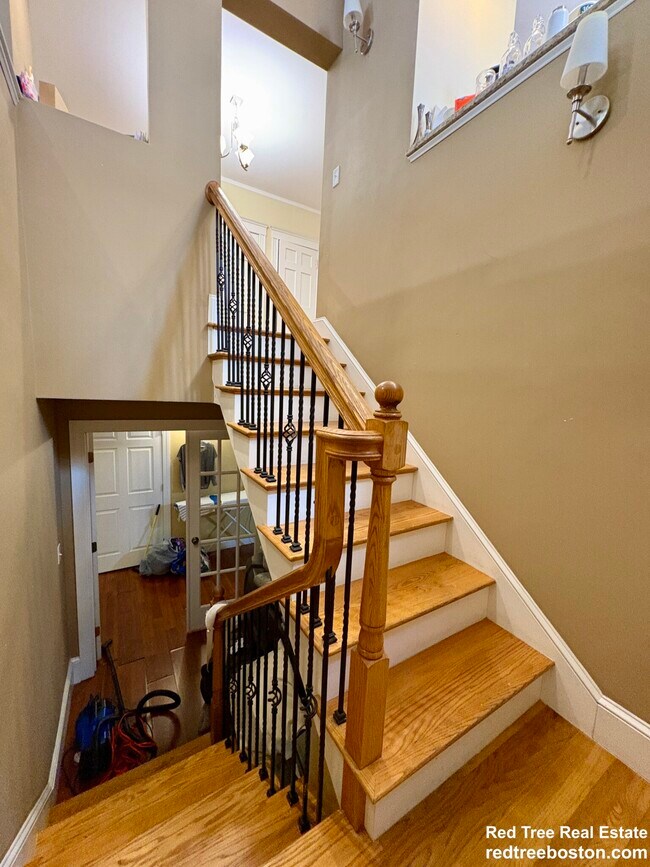 Building Photo - 184 St Paul St