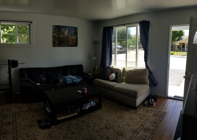 Building Photo - 209 Jeffrey Dr