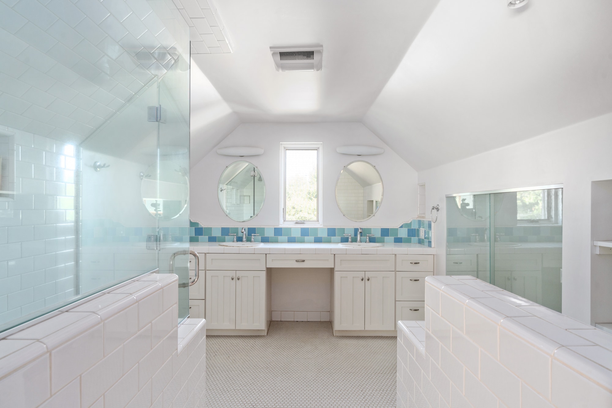 Building Photo - 3705 Fredonia Dr