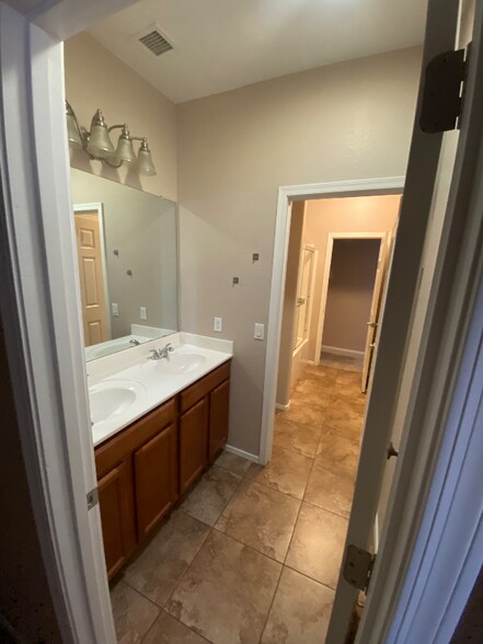 Building Photo - 3710 W Lydia Ln