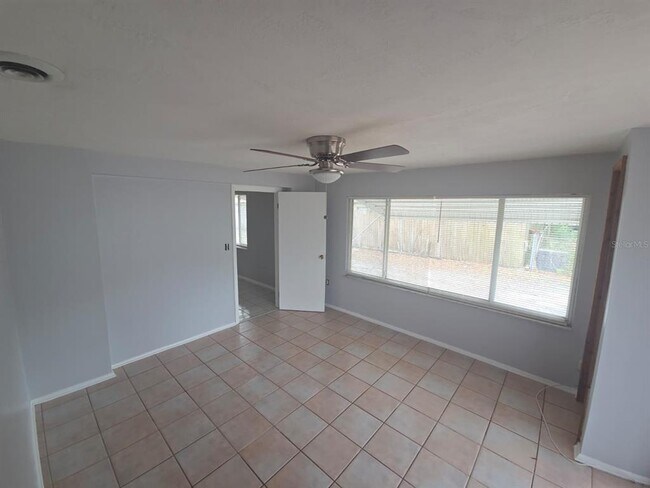Building Photo - 3619 Springfield Dr