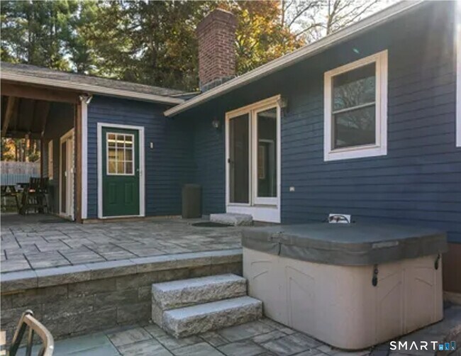 Building Photo - 144 Pond Cir