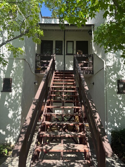 Building Photo - 755 N 2nd St