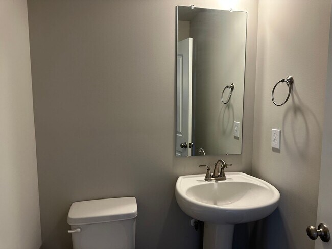 Building Photo - 1/2 off first full month rent move in special