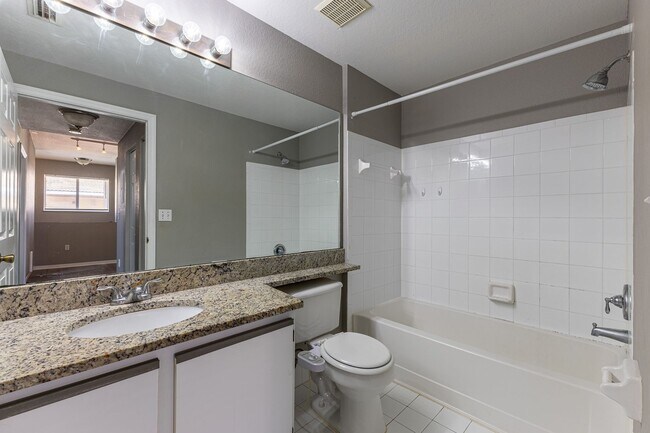 Building Photo - 6330 Aragon Way