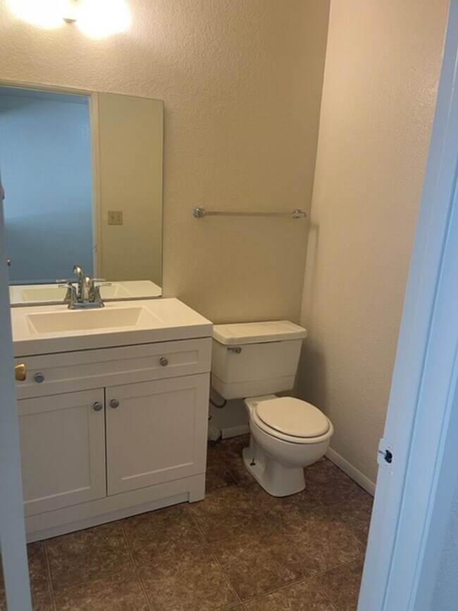 Building Photo - shil835