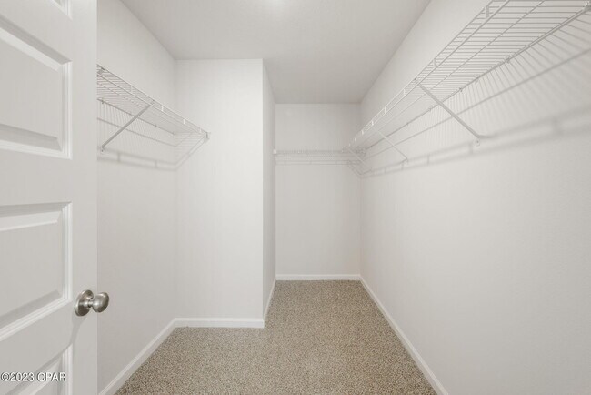Building Photo - 5033 Rivergrass Dr