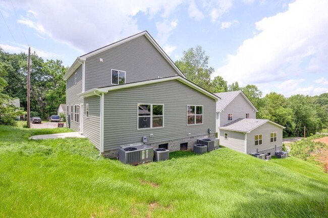 Building Photo - Two Story Duplex With Hardwood Flooring an...