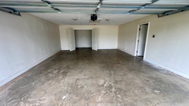 Building Photo - 16 Cotton Ct