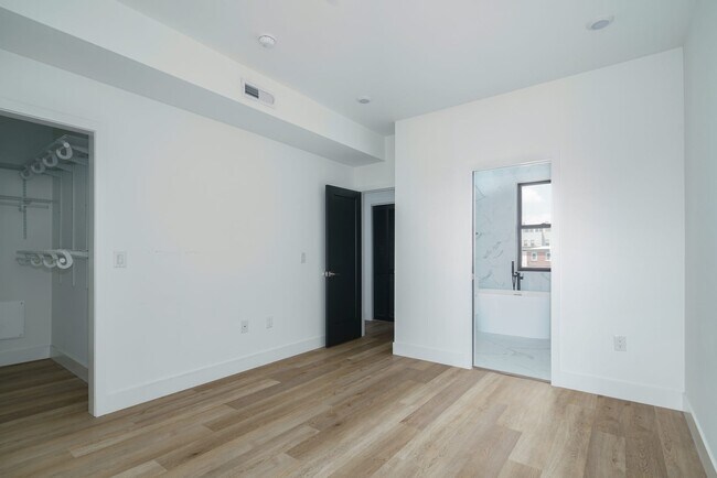 Building Photo - 930 N 2nd St