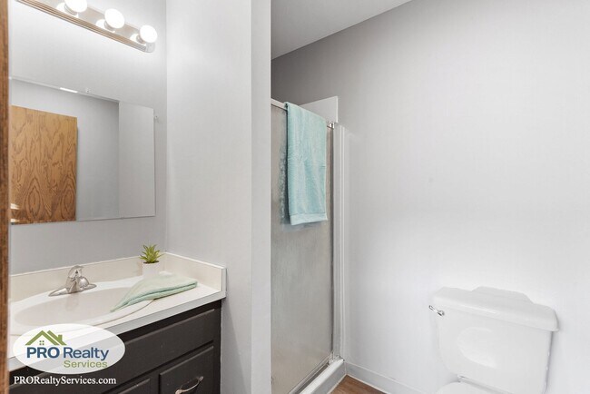 Building Photo - 3 Bedroom House in Oakdale