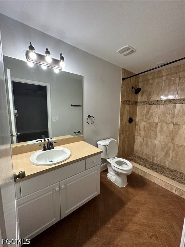 Building Photo - 1706 Kismet Pkwy E