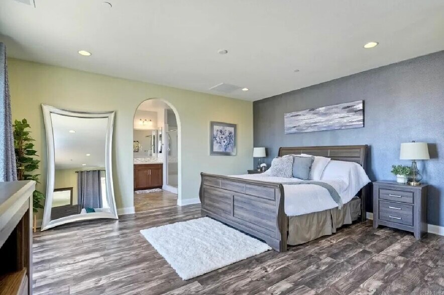 Building Photo - 218 Newport Pier Way