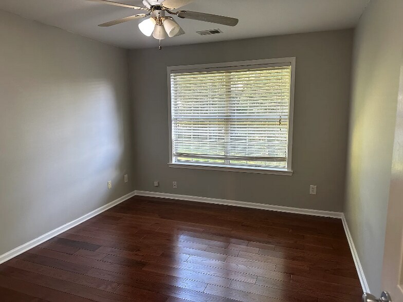 Building Photo - 5634 Mahogany Ct NW