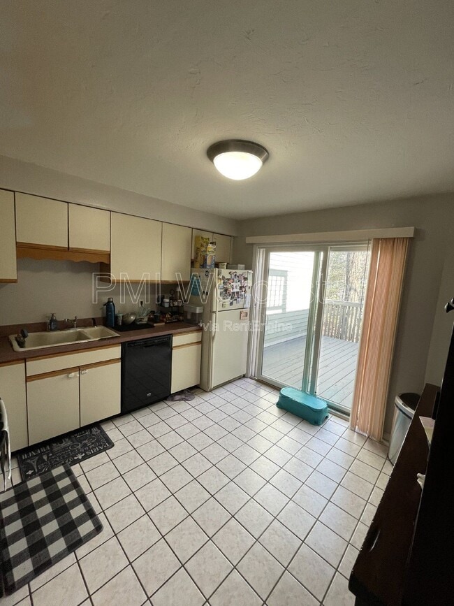 Building Photo - 244 Weatherstone Dr