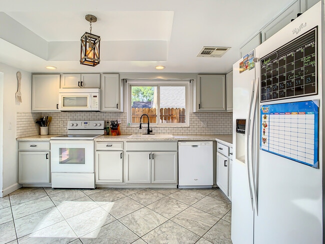 Building Photo - 1373 San Diego Ct