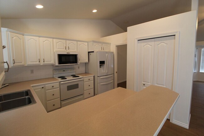 Building Photo - 3922 E Siskin Ln