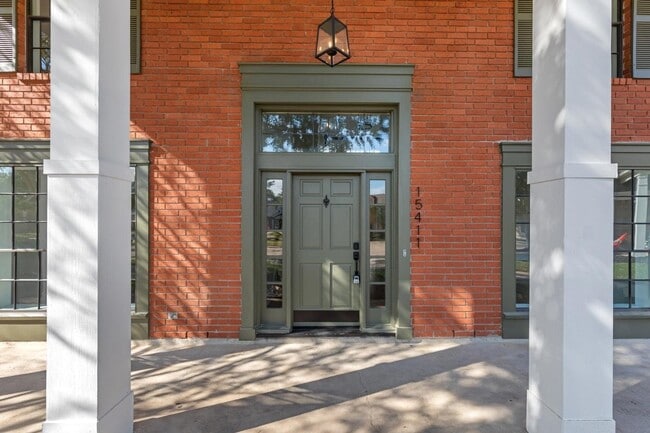 Building Photo - 15411 Robin Grove Ct