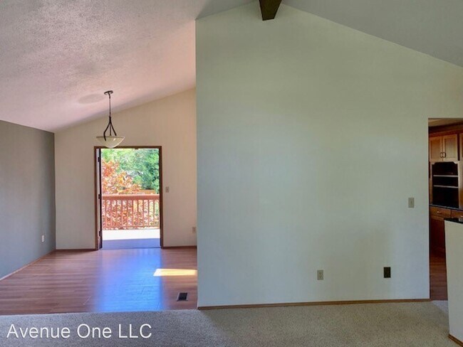 Building Photo - 3 br, 3 bath House - 8438 32nd Ave SW