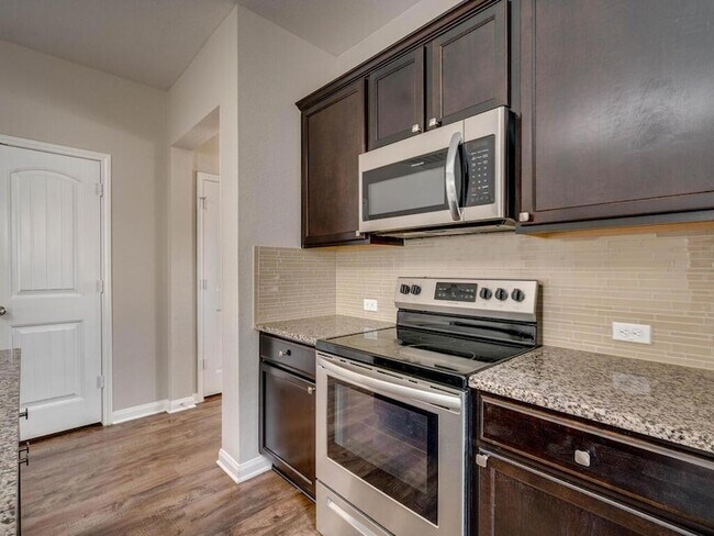 Building Photo - 688 Donegal Ln