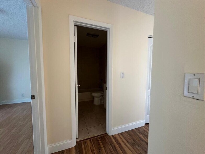 Building Photo - 8005 Lagos de Campo Blvd