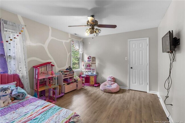 Building Photo - 3532 Kelburn Dr