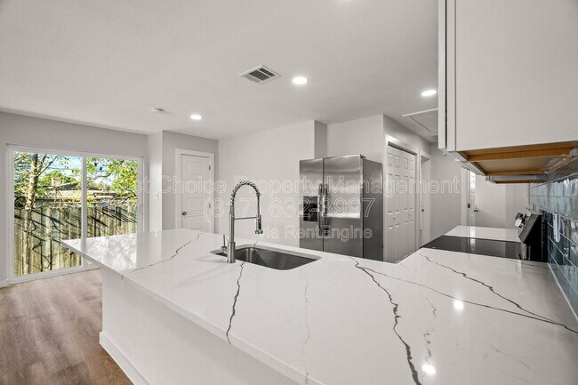 Building Photo - 4304 SW Loop 820