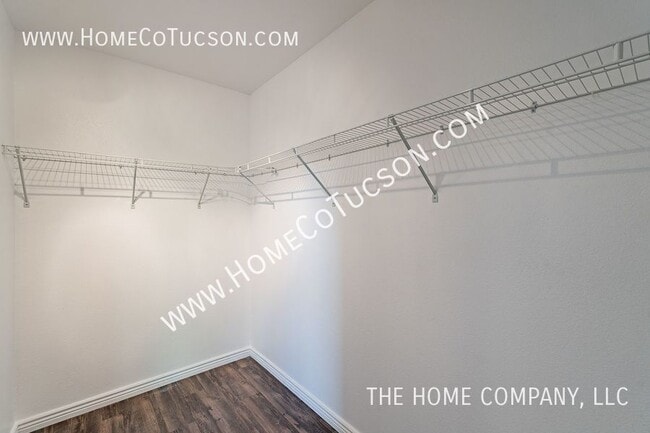 Building Photo - 2581 W Camino De La Joya