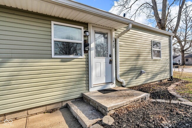 Building Photo - 420 Douglas Dr