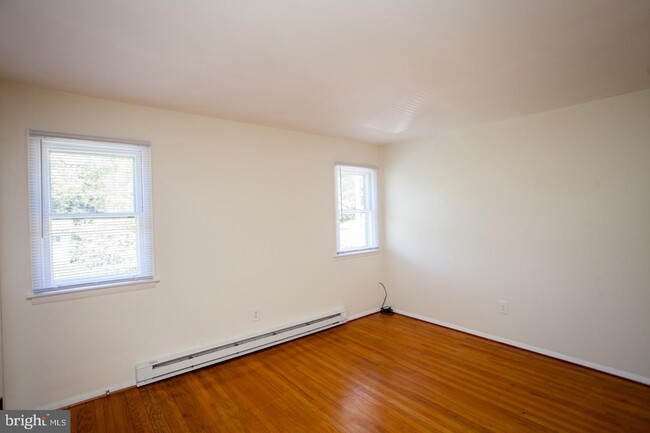 Building Photo - 463 Avenue B
