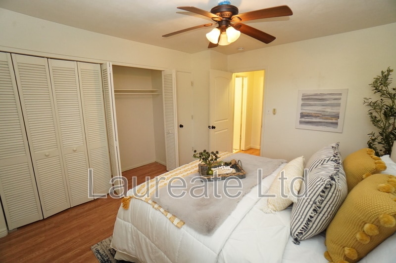 Building Photo - 5 S Elati St