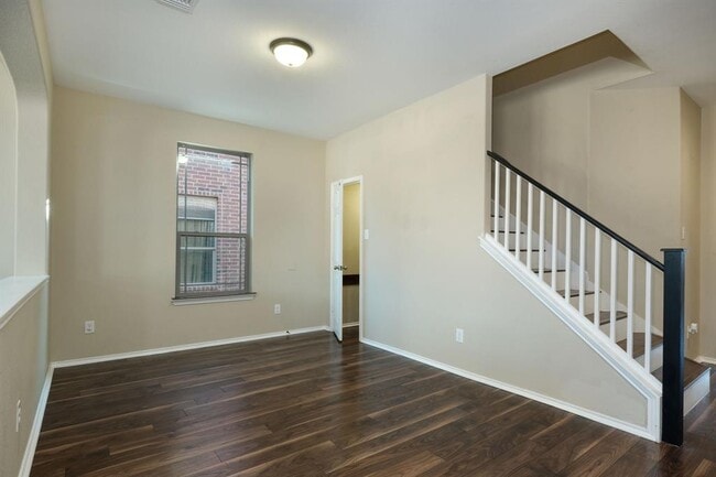 Building Photo - 1244 Yellow Iris Rd