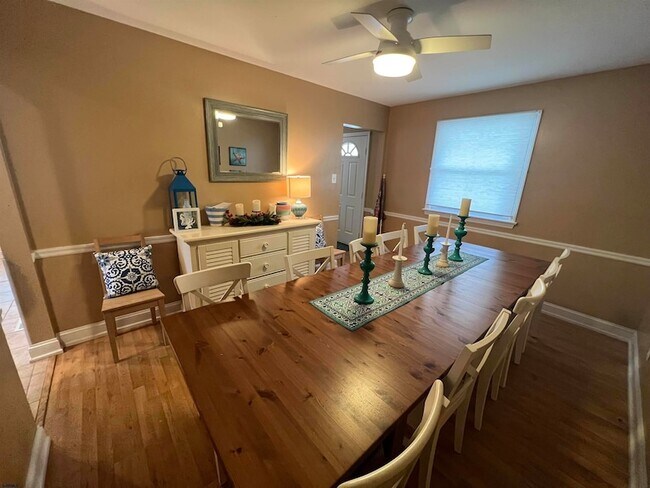 Building Photo - 406 N Dorset Ave