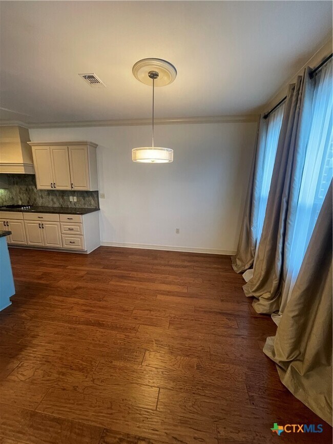 Building Photo - 34 Cotswold Ln