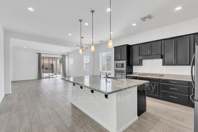 Building Photo - 45 N Iss Dr