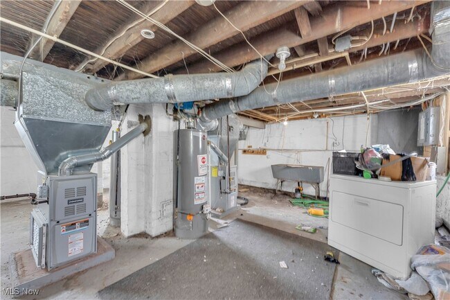 Building Photo - 16115 Arcade Ave