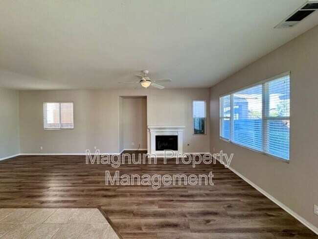 Building Photo - 30906 Crystalaire Dr